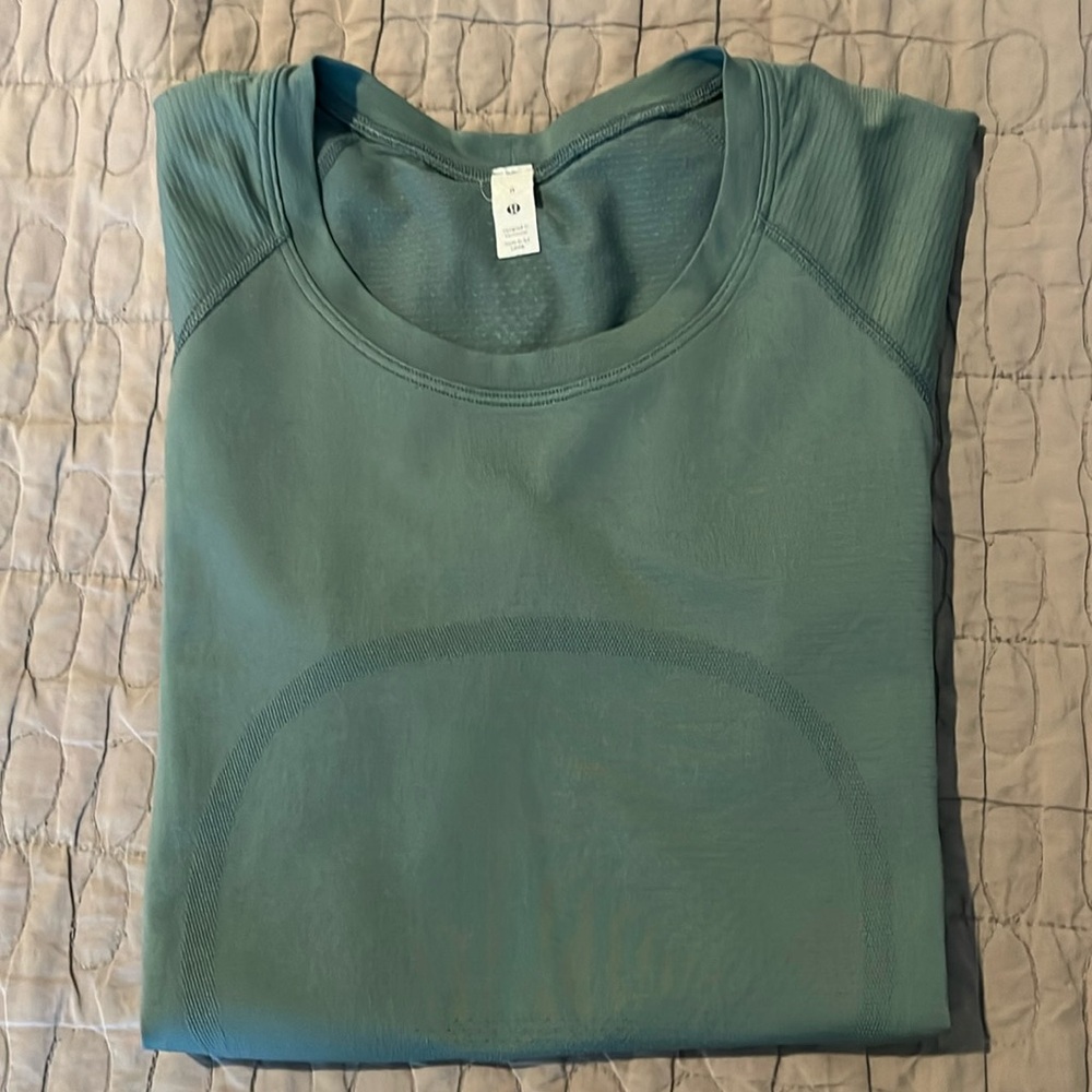 Lululemon Swiftly Tech shirt